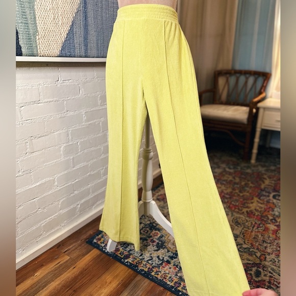 aerie Pants - NWT Aerie Petite Yellow Green Ribbed Flared Pants